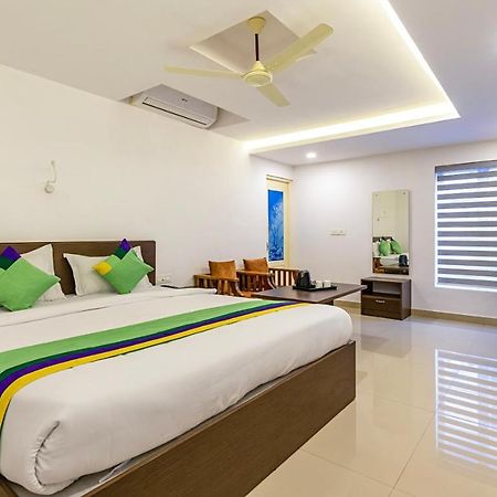 Treebo Trend Airport Avenue Plaza Cochin Airport Hotel Kochi Екстериор снимка