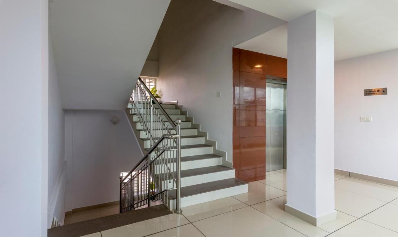 Treebo Trend Airport Avenue Plaza Cochin Airport Hotel Kochi Екстериор снимка