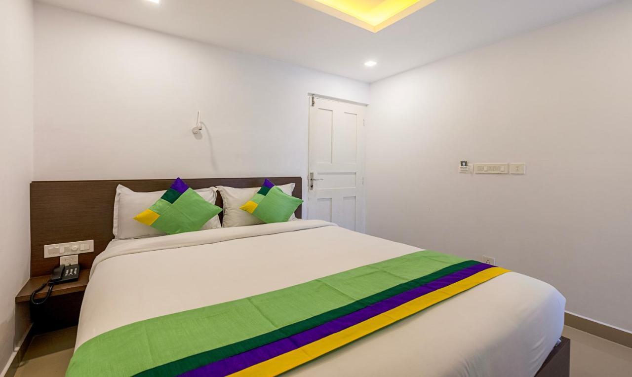 Treebo Trend Airport Avenue Plaza Cochin Airport Hotel Kochi Екстериор снимка